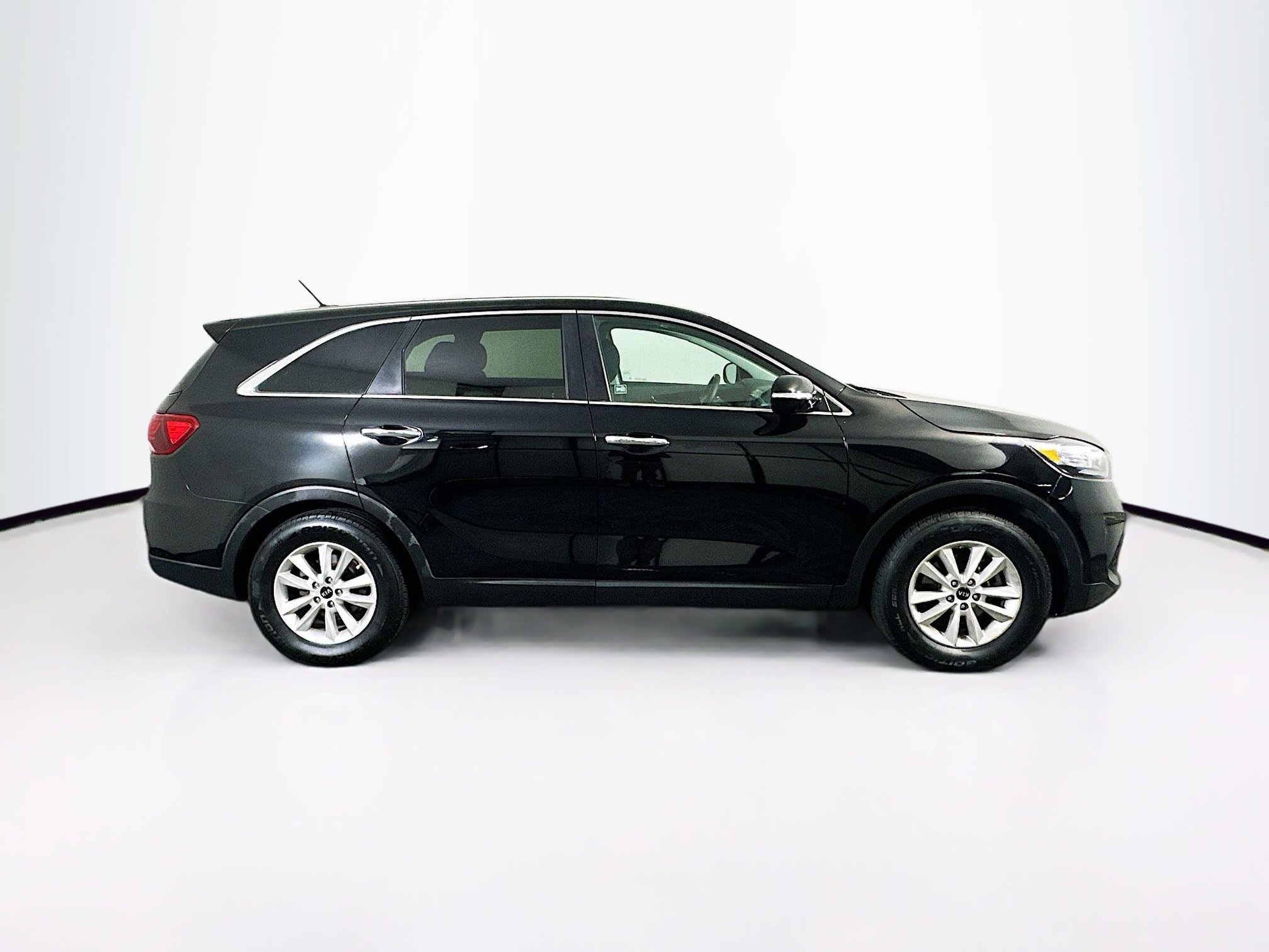 Used 2019 Kia Sorento LX image 10
