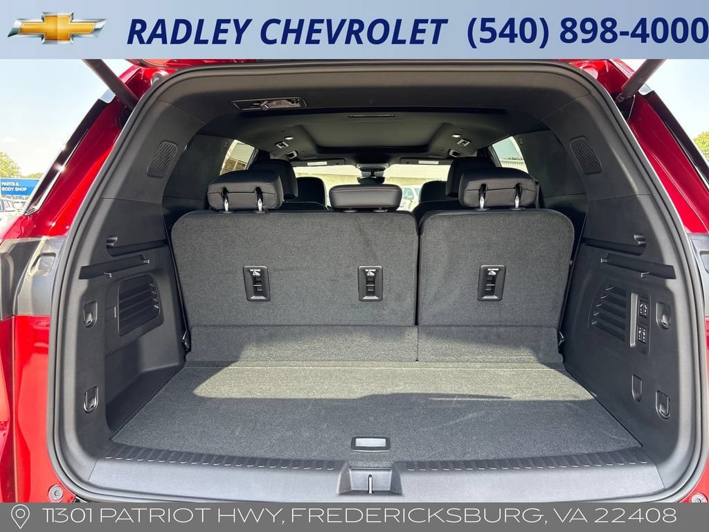 Used 2025 Chevrolet Traverse High Country w/ LPO, Floor Liner Package AWD/4WD image 15