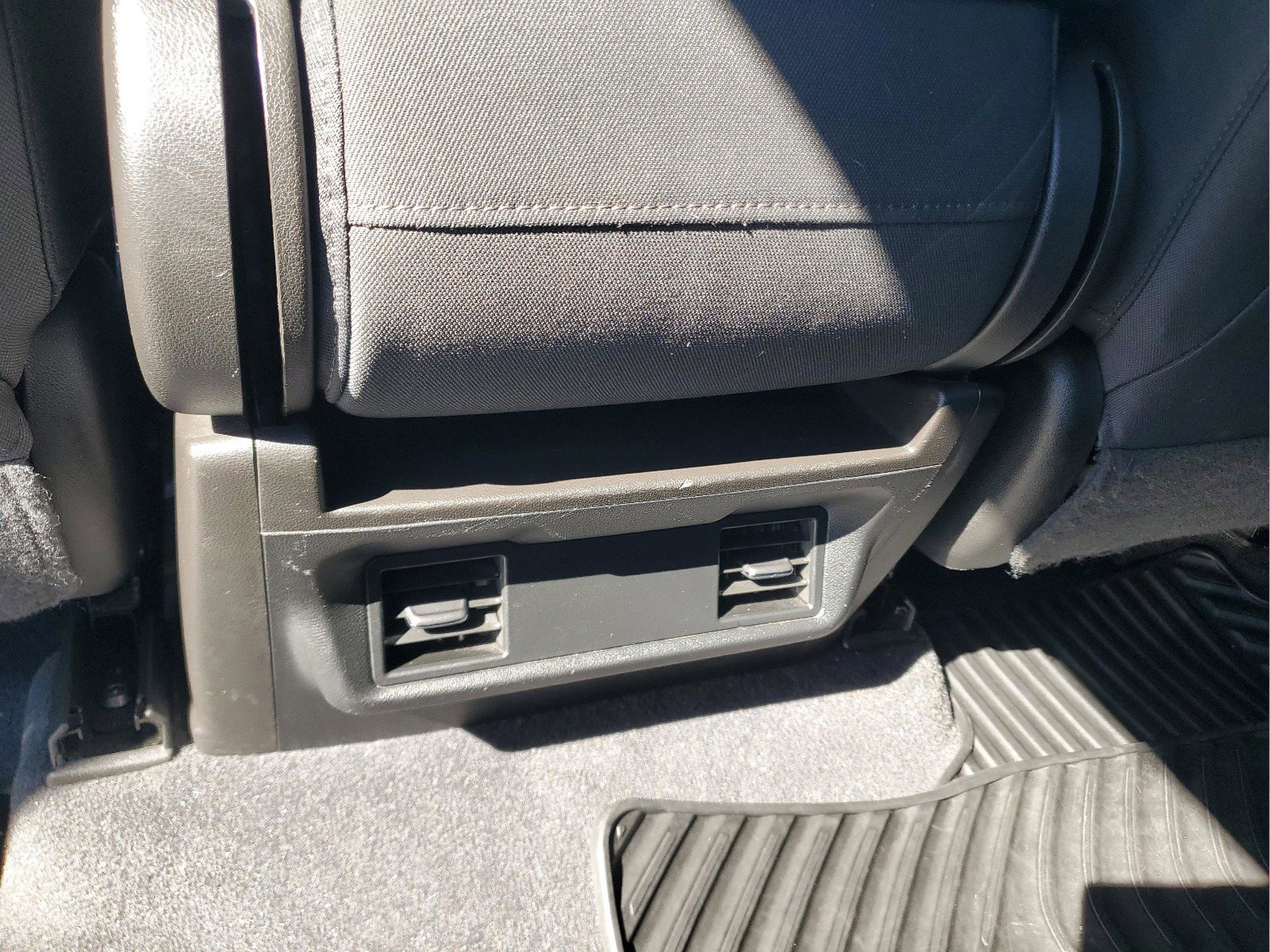 Used 2020 Chevrolet Silverado 1500 Custom w/ Custom Value Package image 12