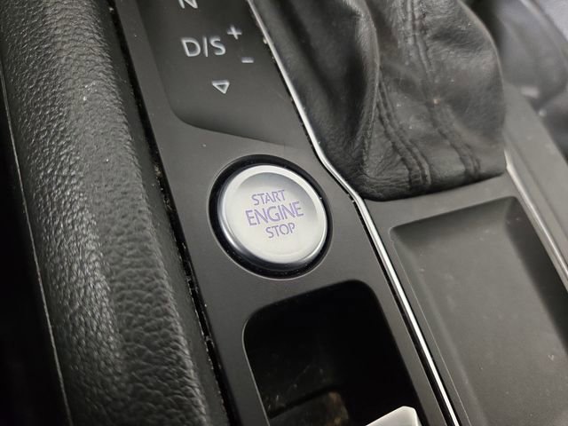 Used 2020 Volkswagen Atlas Cross Sport SE image 24