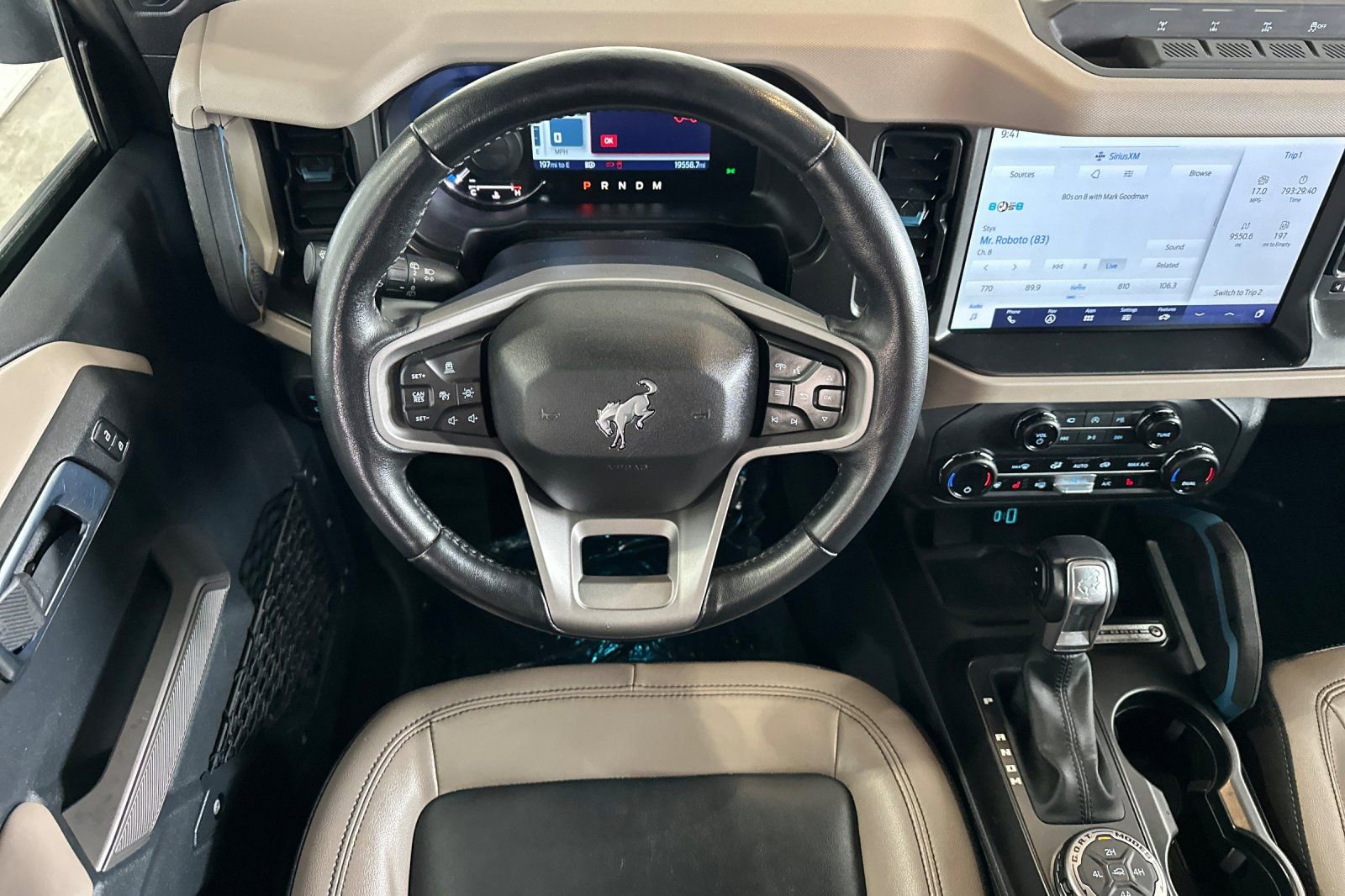 Used 2023 Ford Bronco Wildtrak image 14