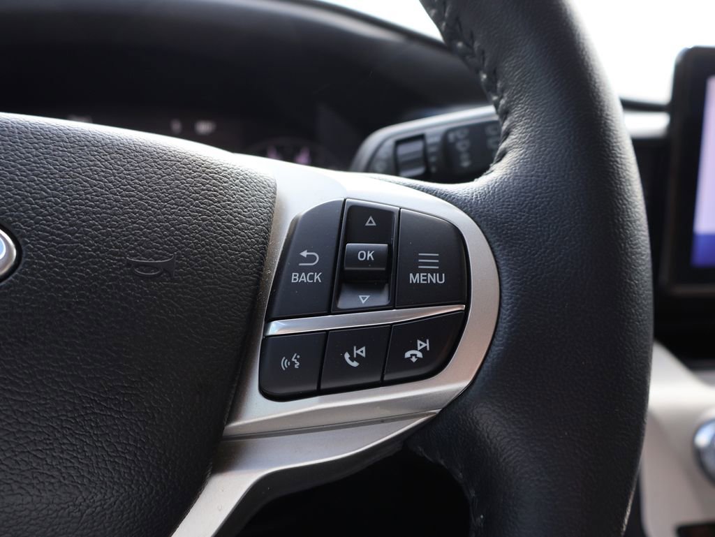 Used 2022 Ford Explorer XLT image 29