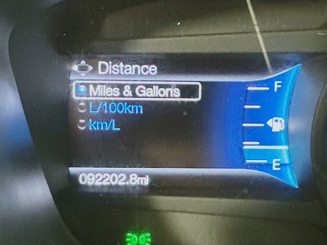 Used 2017 Ford Fusion SE w/ Equipment Group 202A image 5