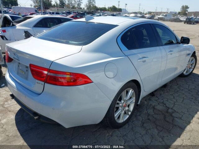 Used 2017 Jaguar XE Premium RWD image 8