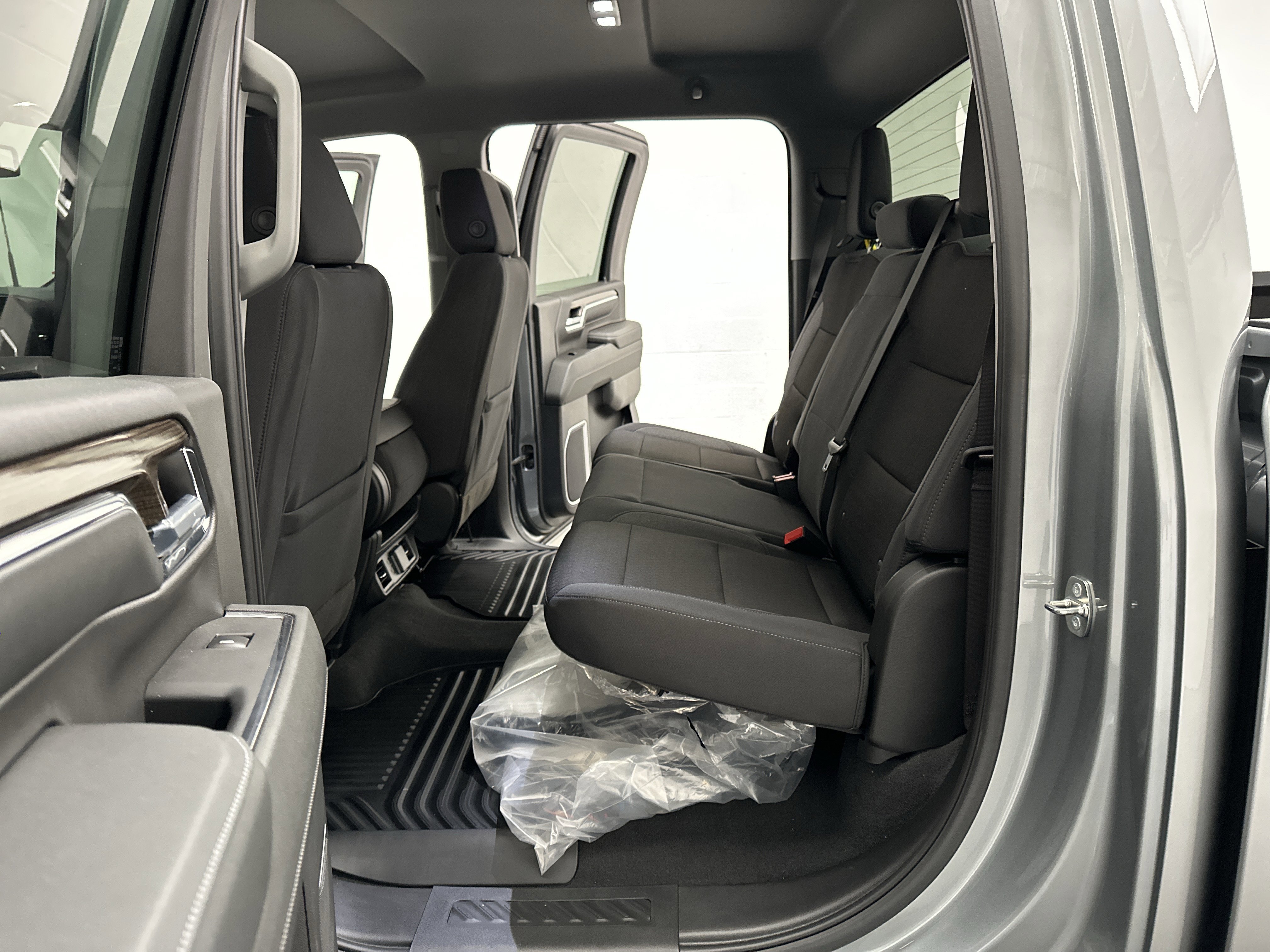 Used 2024 Chevrolet Silverado 2500 LT w/ Convenience Package image 21