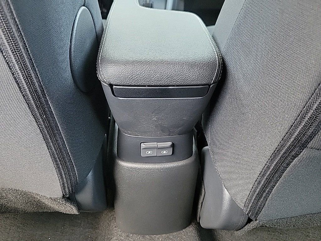 New 2025 Nissan Kicks Play S image 19