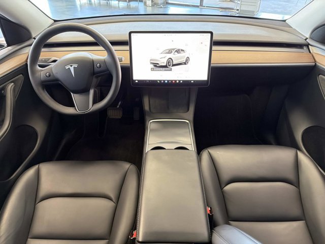 Used 2025 Tesla Model Y Long Range image 25