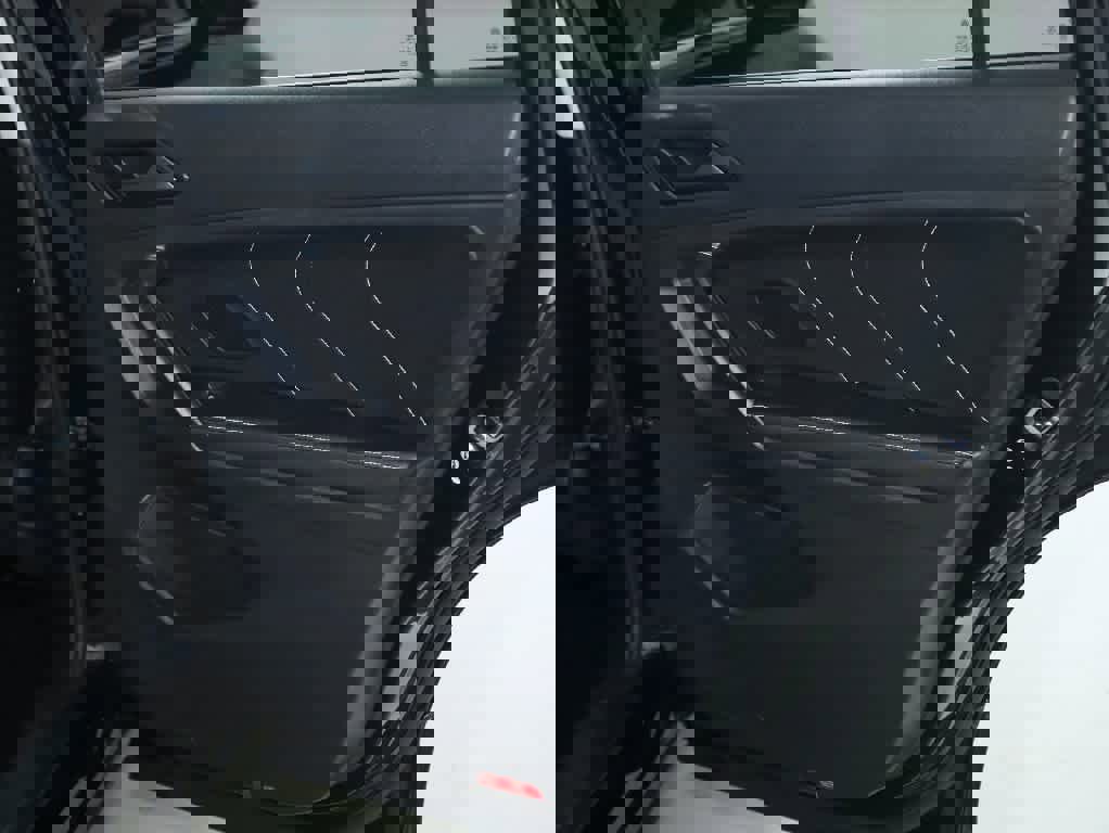 Certified 2023 Volkswagen Tiguan SE image 32