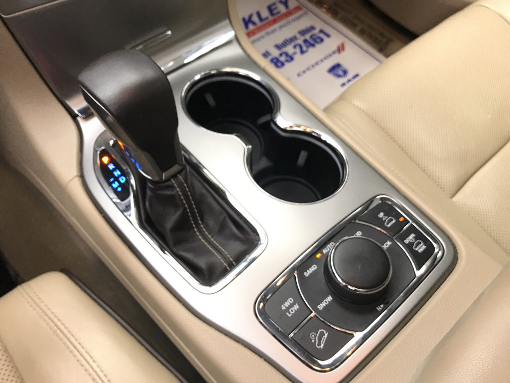 Used 2018 Jeep Grand Cherokee Overland AWD/4WD image 15