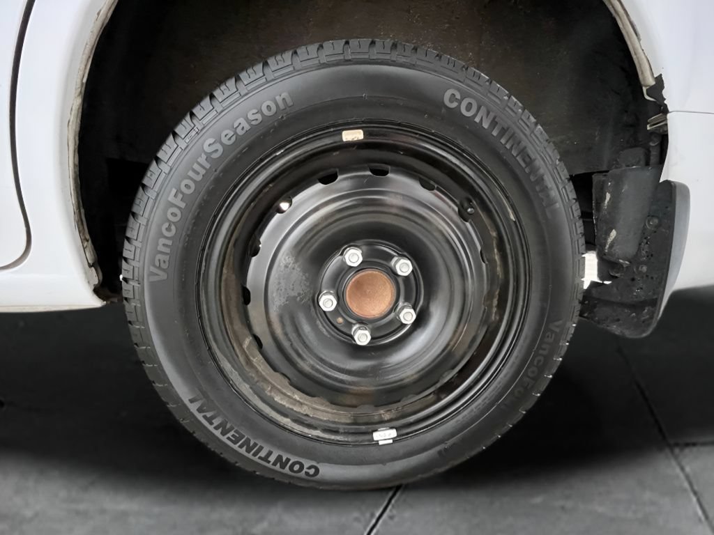 Used 2020 Nissan NV200 SV FWD image 19