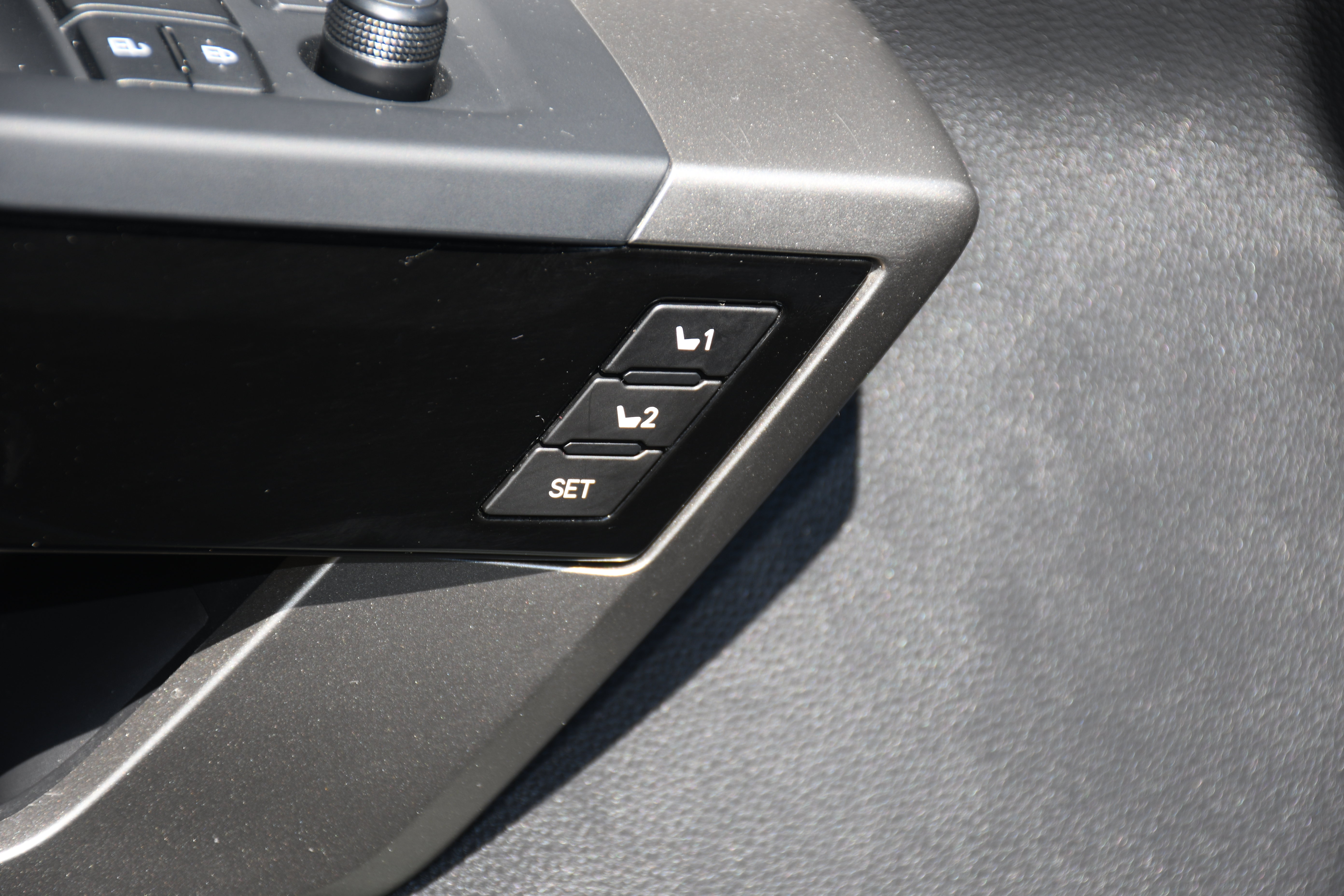 Certified 2026 Toyota Tundra Limited AWD/4WD image 11
