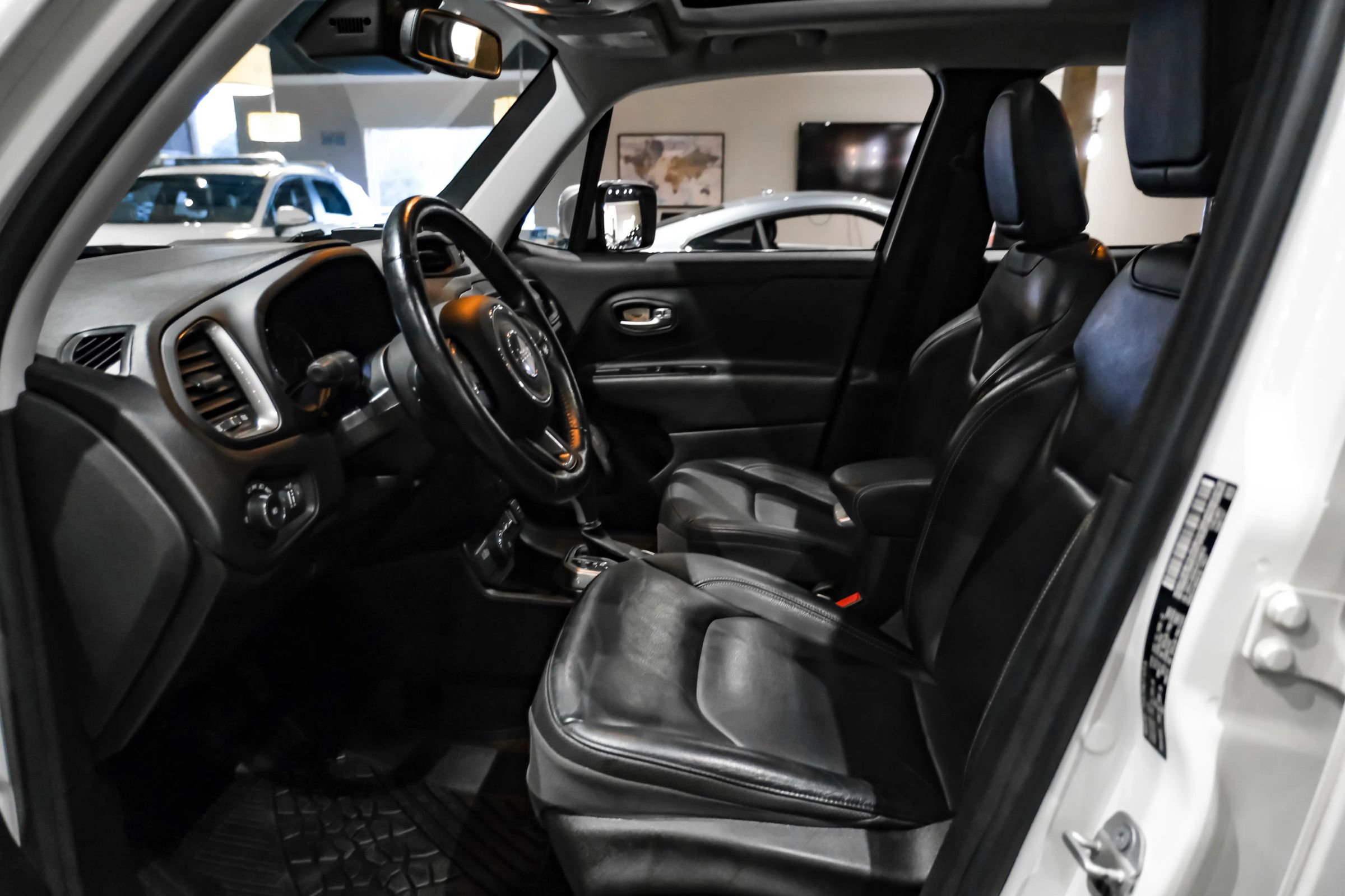 Used 2018 Jeep Renegade Limited w/ Advanced Technology Group AWD/4WD image 4