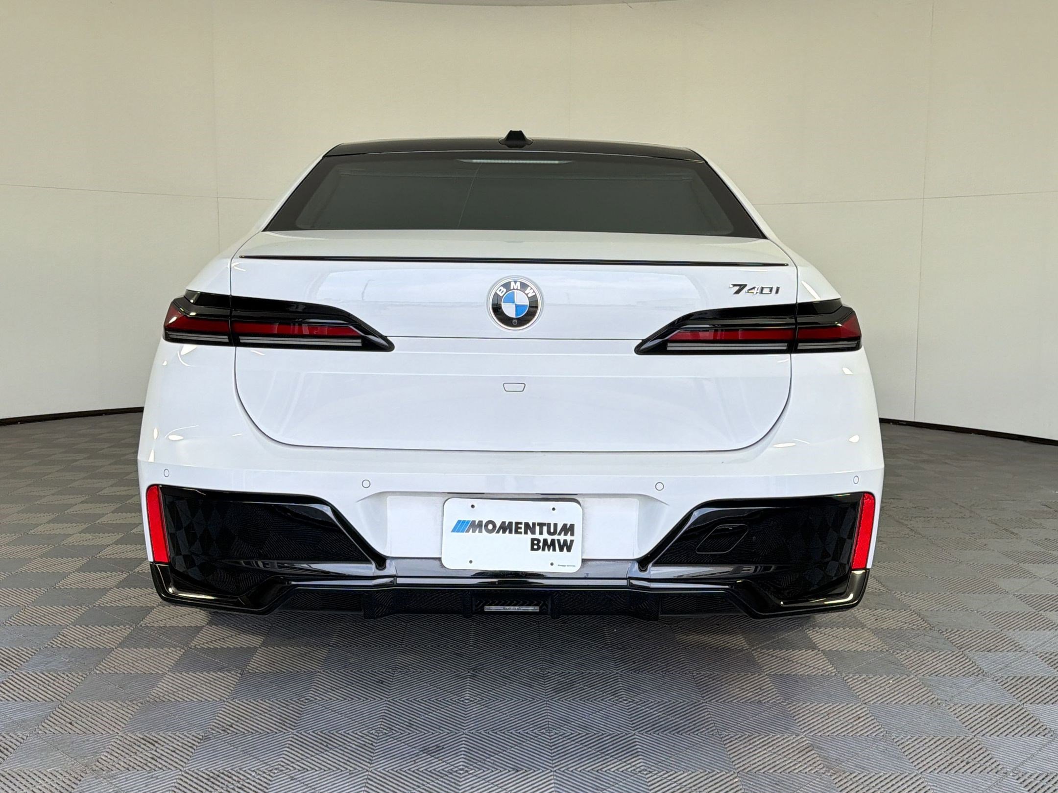 Certified 2024 BMW 740i RWD image 9