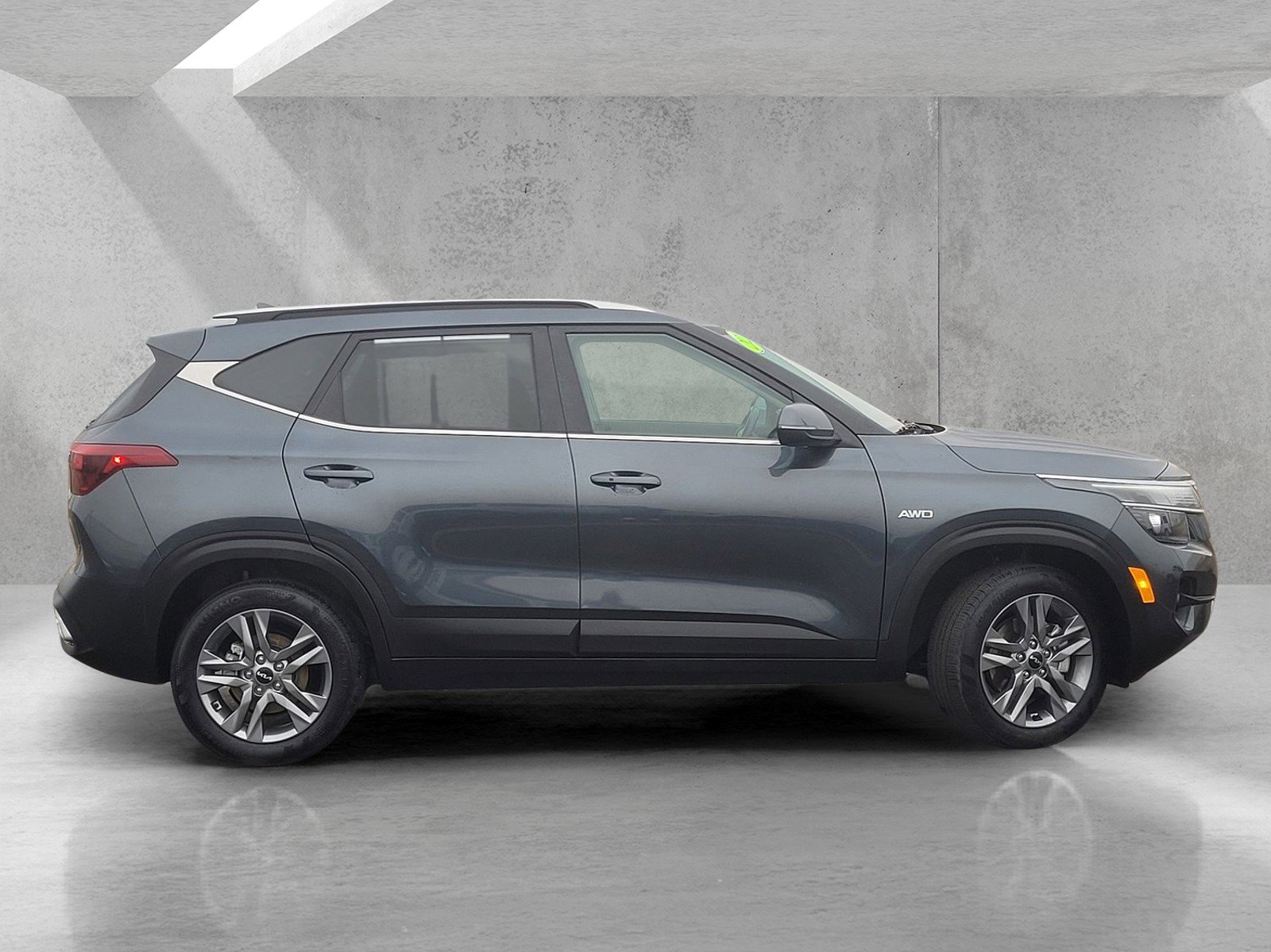 Used 2022 Kia Seltos S image 3