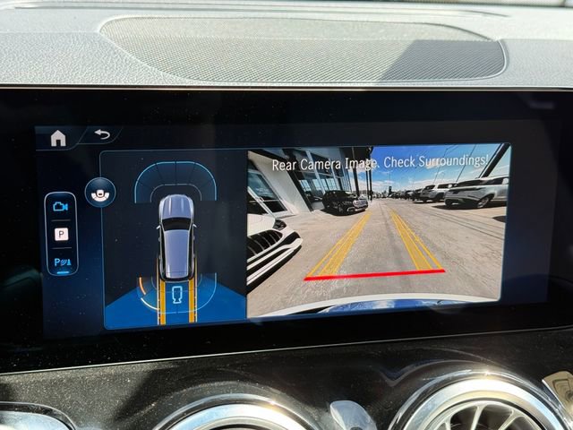 Used 2025 Mercedes-Benz GLB 250 4MATIC image 23