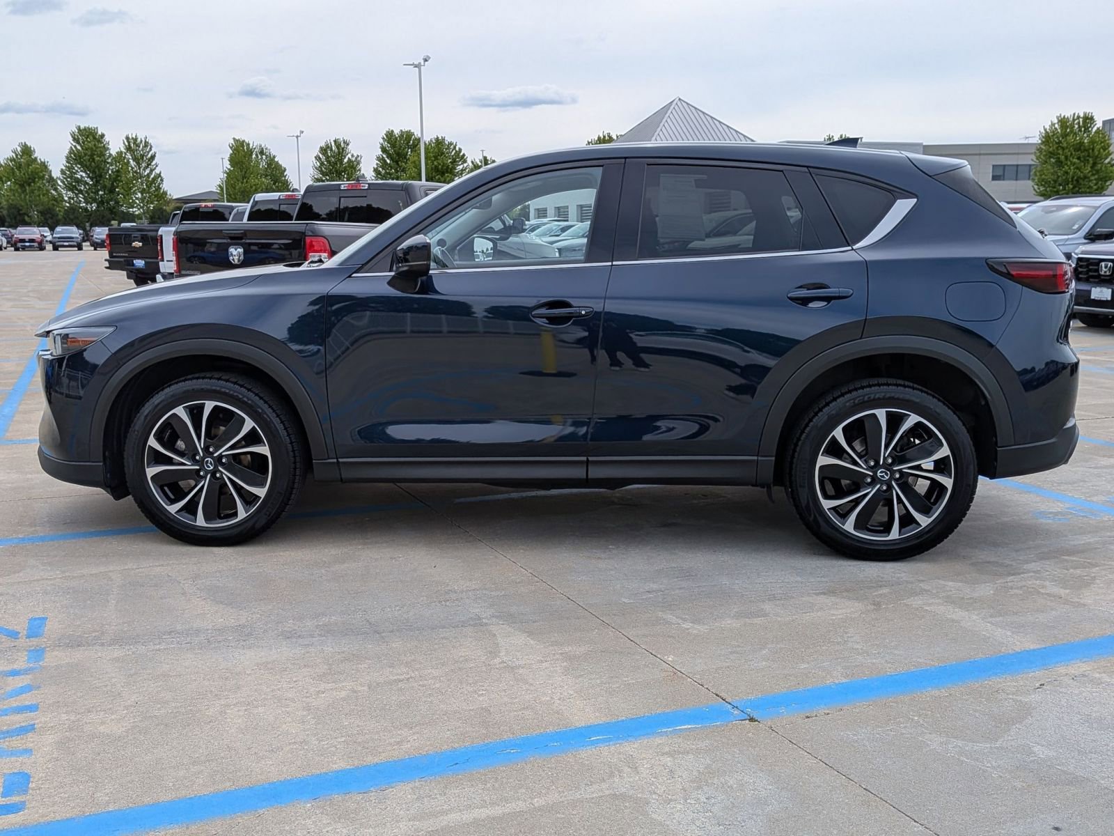 Used 2022 MAZDA CX-5 AWD 2.5 S w/ Premium Package image 9