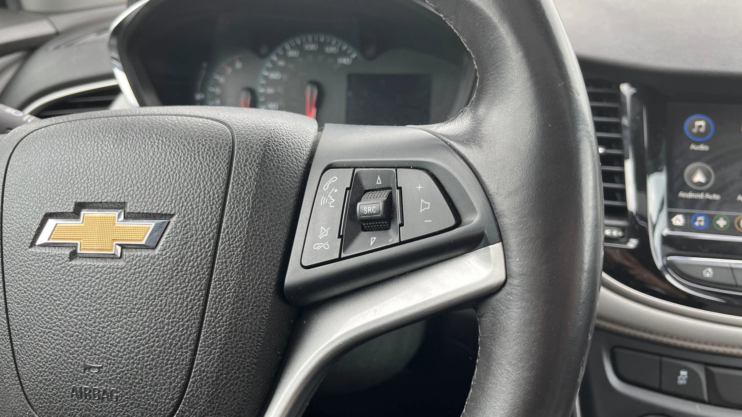 Used 2018 Chevrolet Trax LT w/ Sun & Sound Package image 27