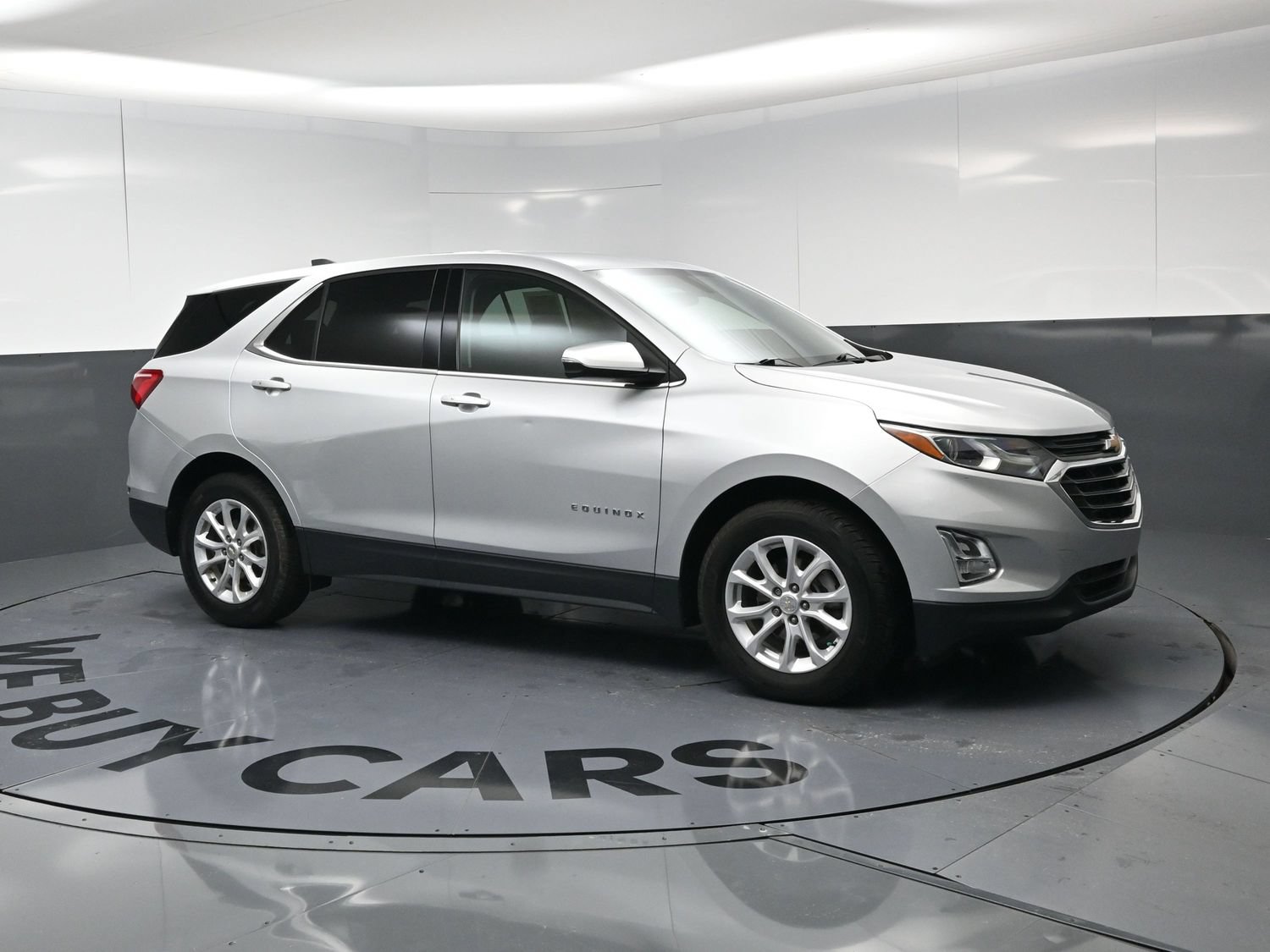Used 2019 Chevrolet Equinox LT FWD image 2