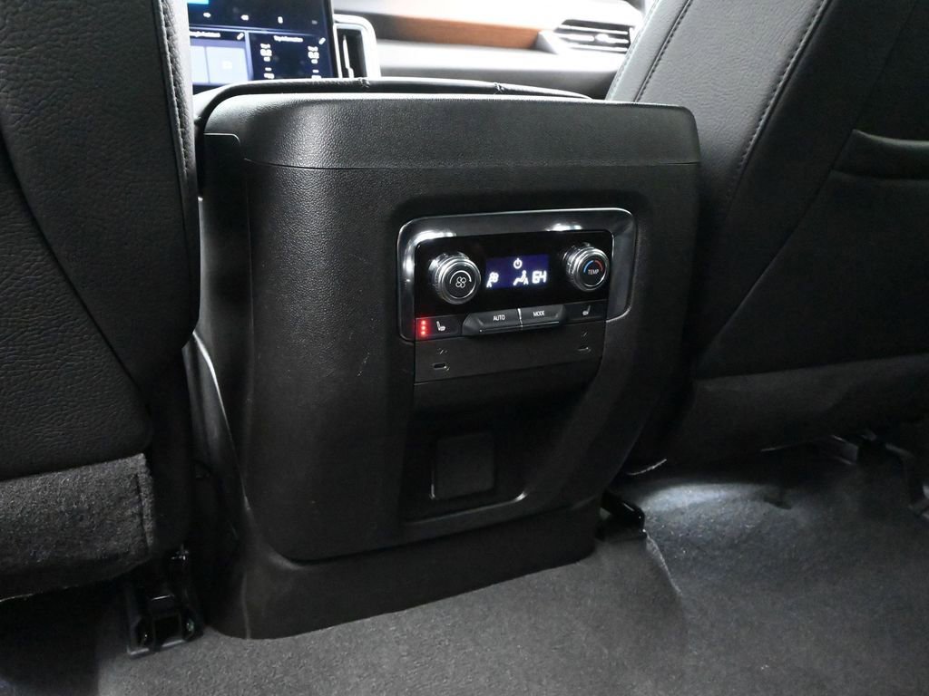 Used 2025 GMC Yukon XL Denali image 19