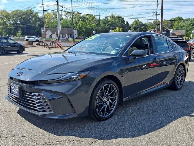 Used 2025 Toyota Camry XLE w/ Premium Plus Package AWD/4WD image 3