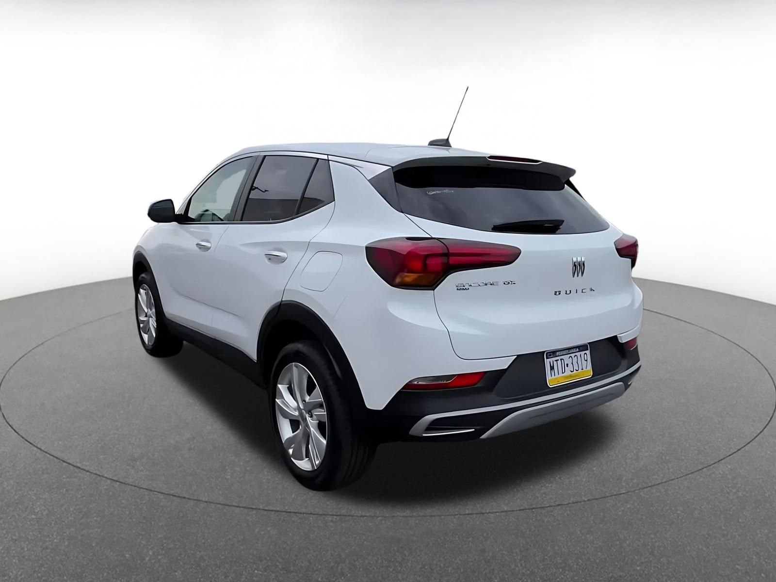 Used 2025 Buick Encore GX Preferred AWD/4WD image 11