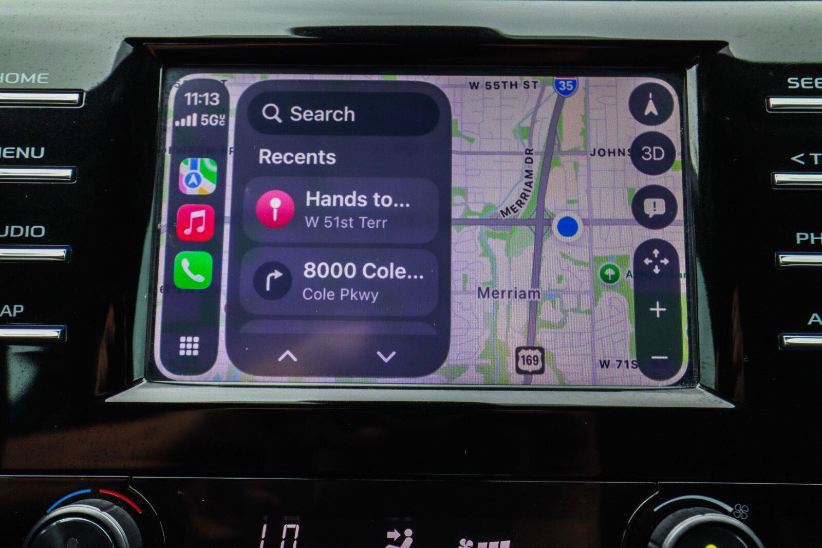 Used 2019 Toyota Camry SE FWD image 7