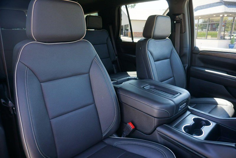 Used 2023 Chevrolet Tahoe Premier AWD/4WD image 39