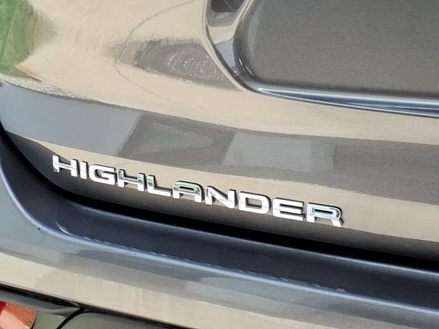 Certified 2024 Toyota Highlander XLE FWD image 35