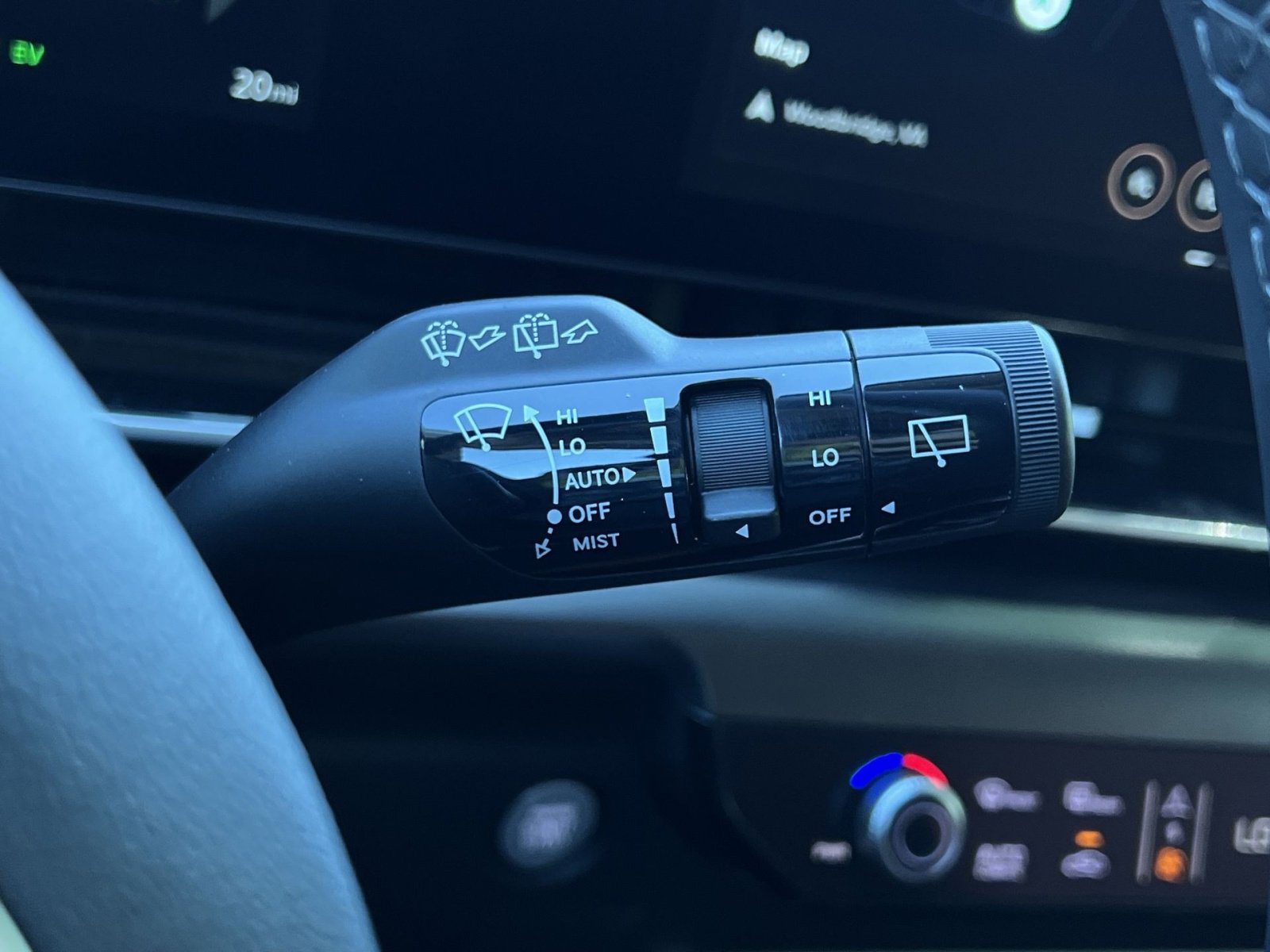 New 2026 Kia Carnival SX w/ SX Dark Edition Package FWD image 36