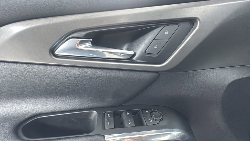 Used 2024 Chevrolet Traverse LT image 21