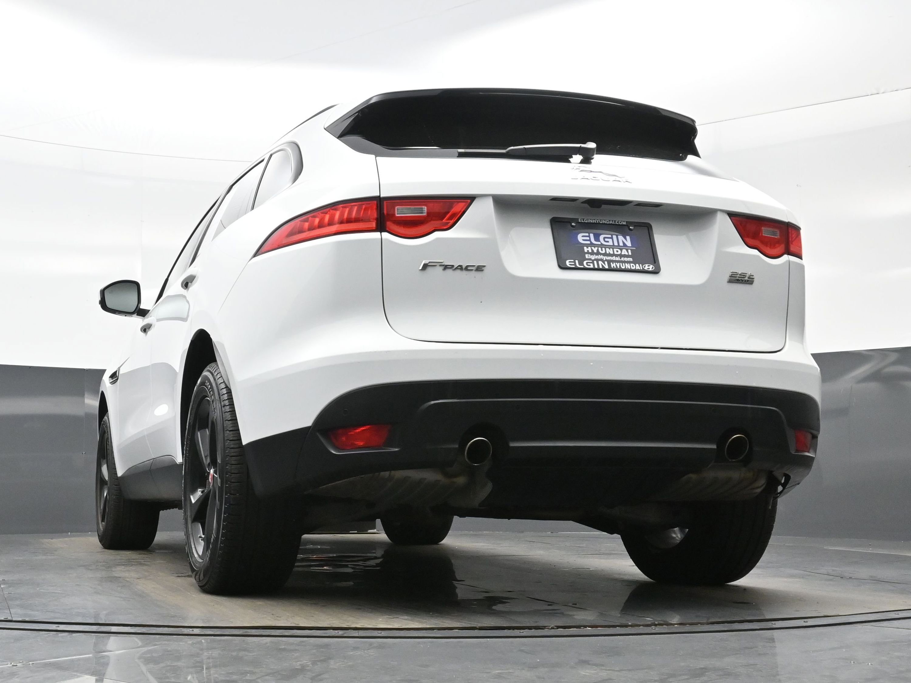 Used 2018 Jaguar F-PACE Premium image 30