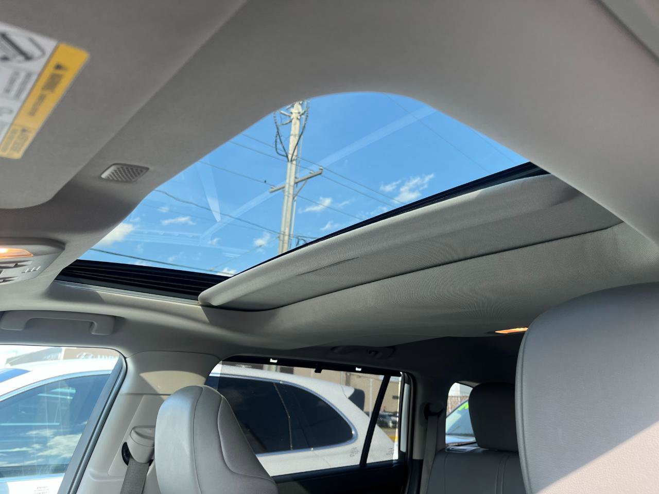 Used 2022 Toyota Highlander XLE AWD/4WD image 38