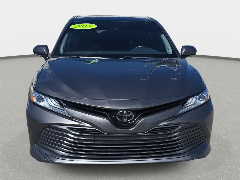 Used 2019 Toyota Camry XLE w/ Navigation Package image 2
