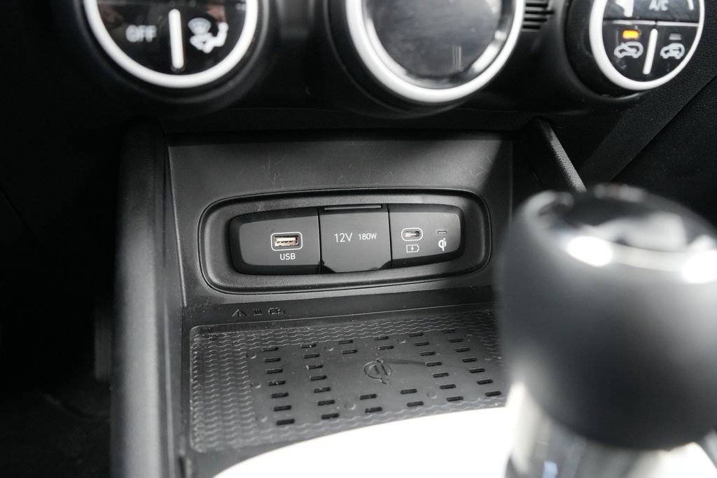 Certified 2023 Hyundai Venue Limited image 29