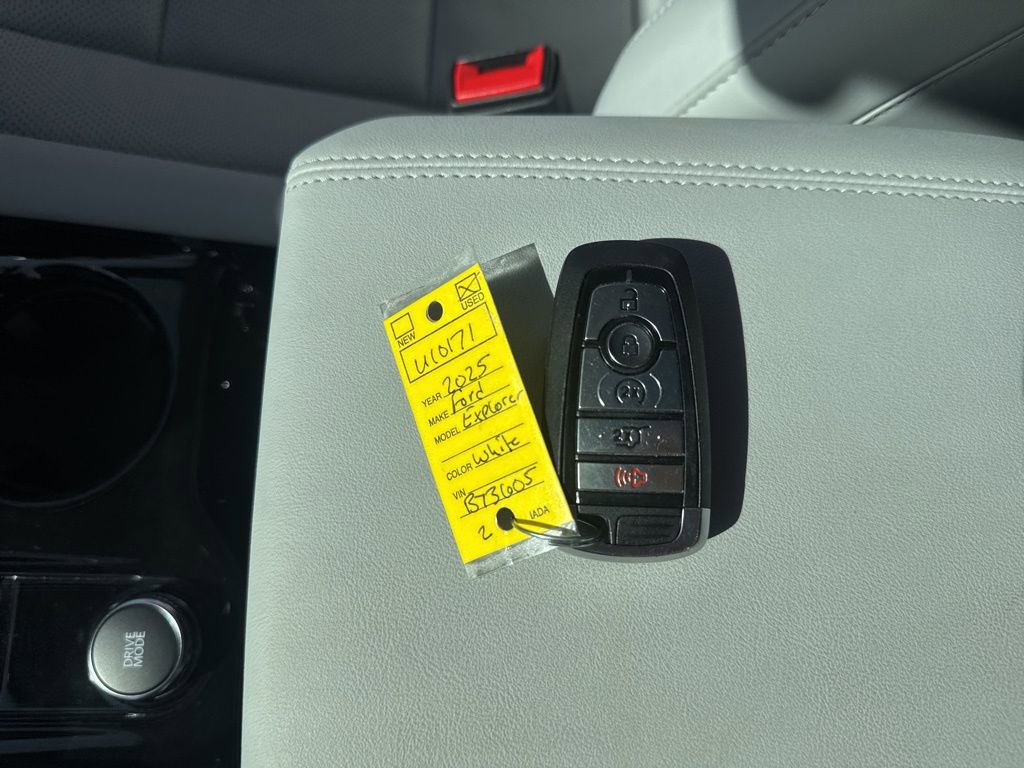 Used 2025 Ford Explorer Platinum w/ Ultimate Package image 26
