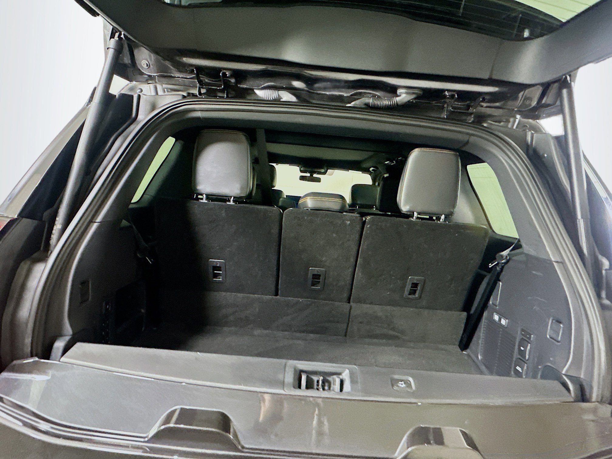 Used 2025 Ford Expedition Tremor AWD/4WD image 31