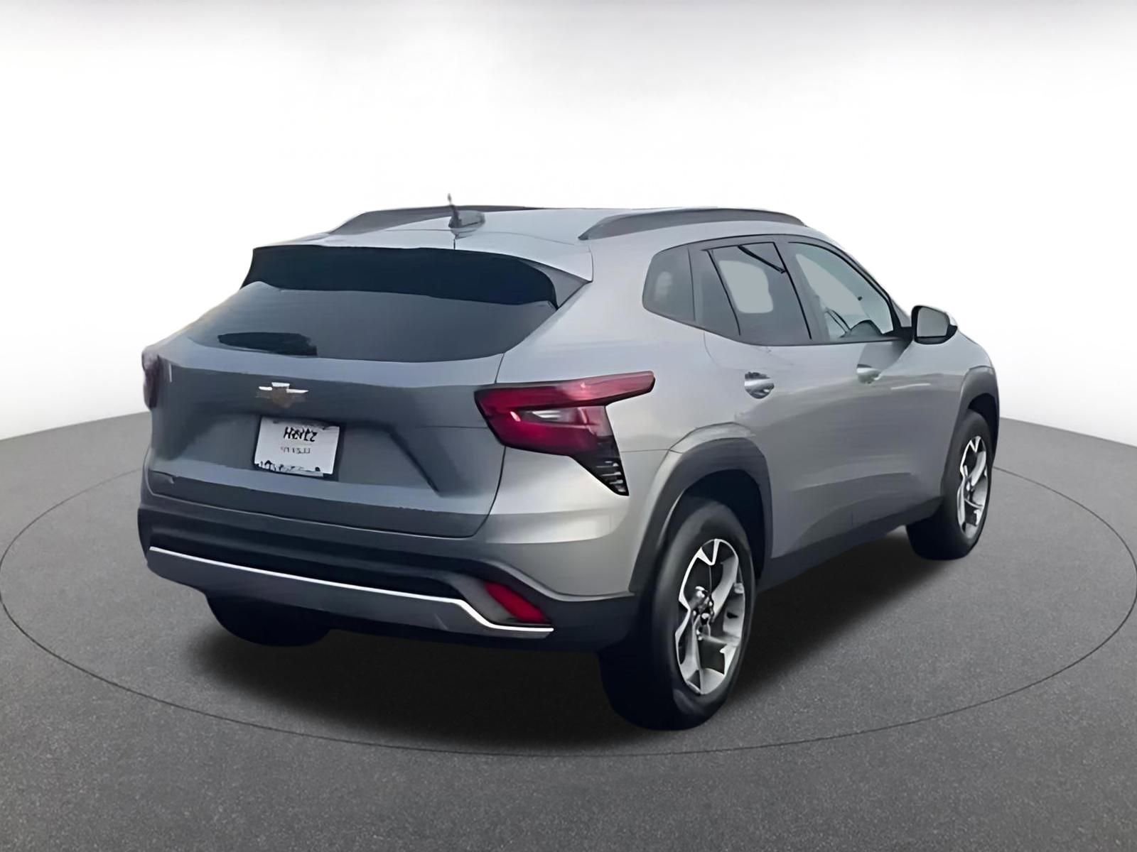 Used 2025 Chevrolet Trax LT image 14