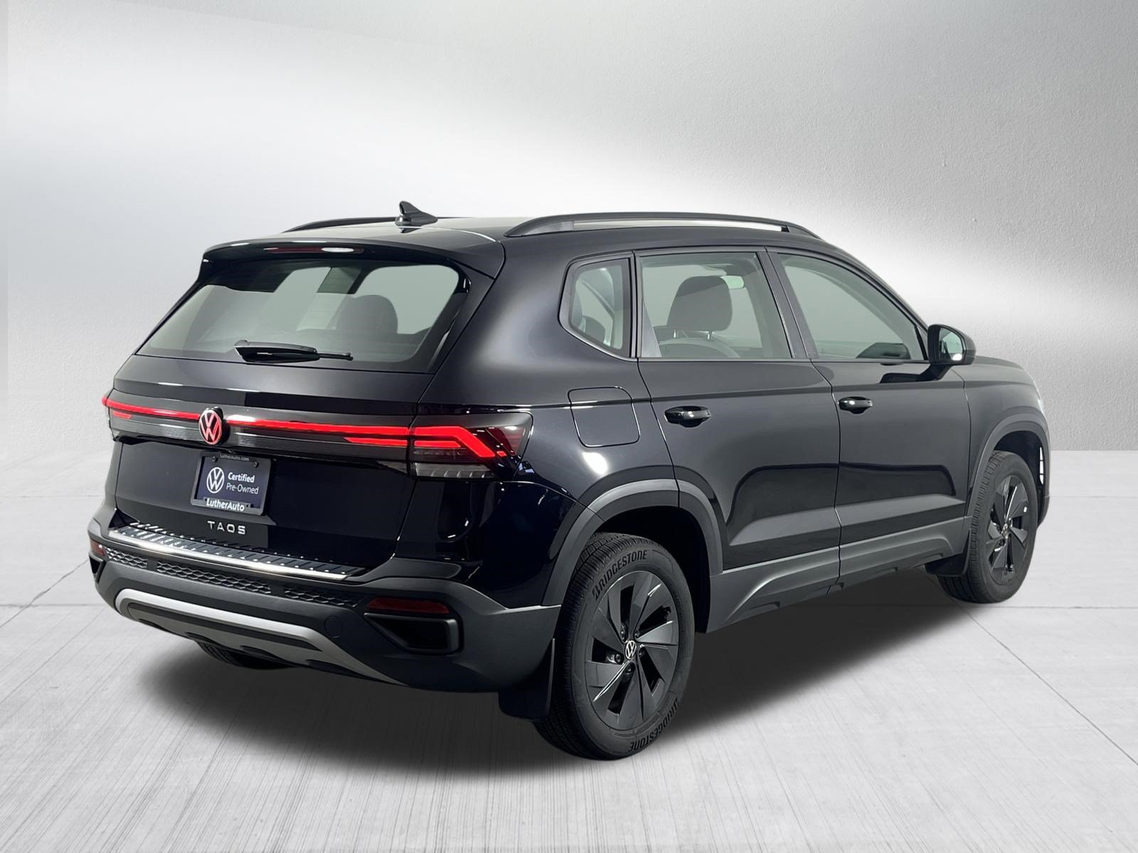 Certified 2025 Volkswagen Taos S FWD image 7