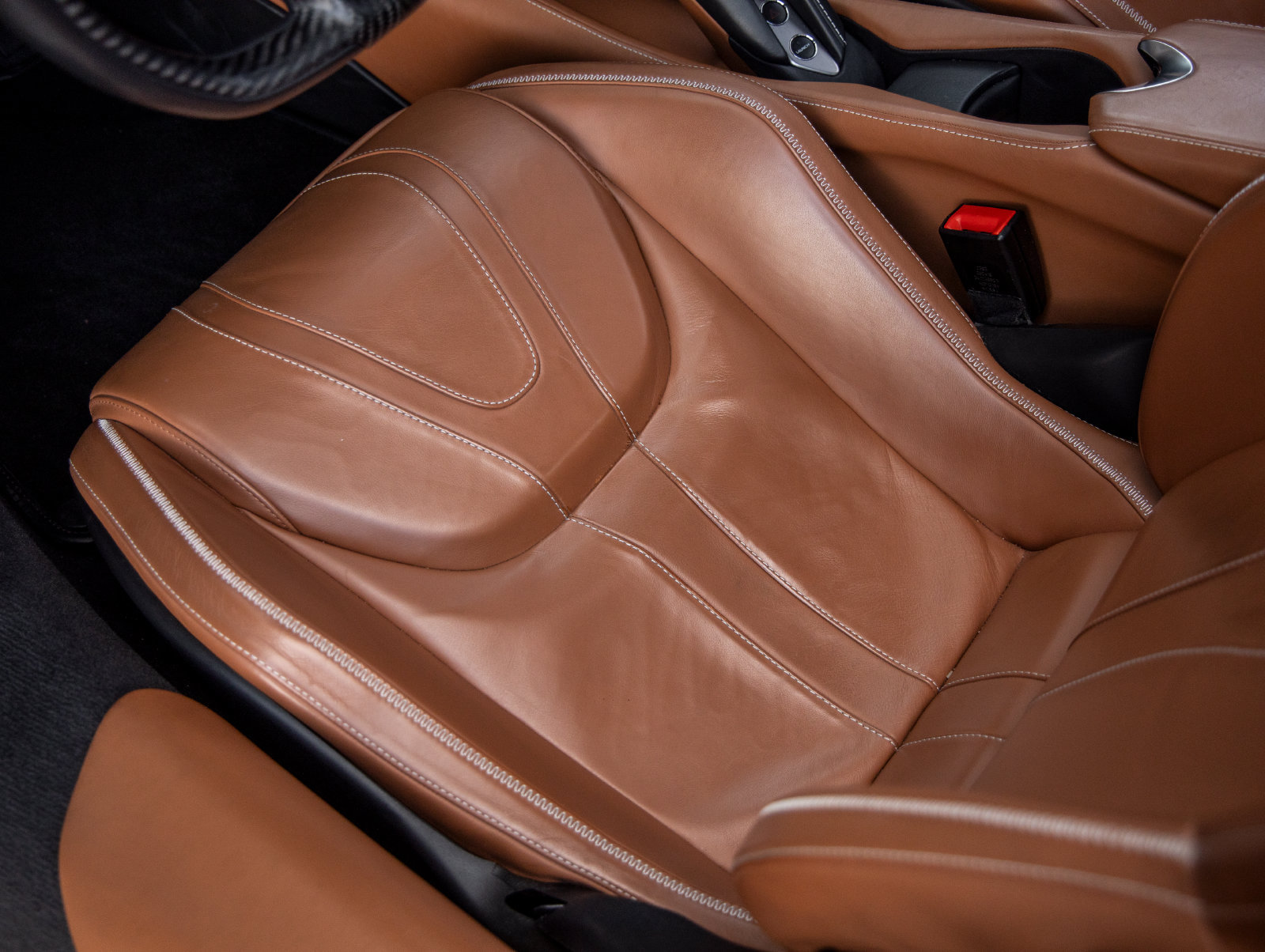 Used 2018 McLaren 720S RWD image 24
