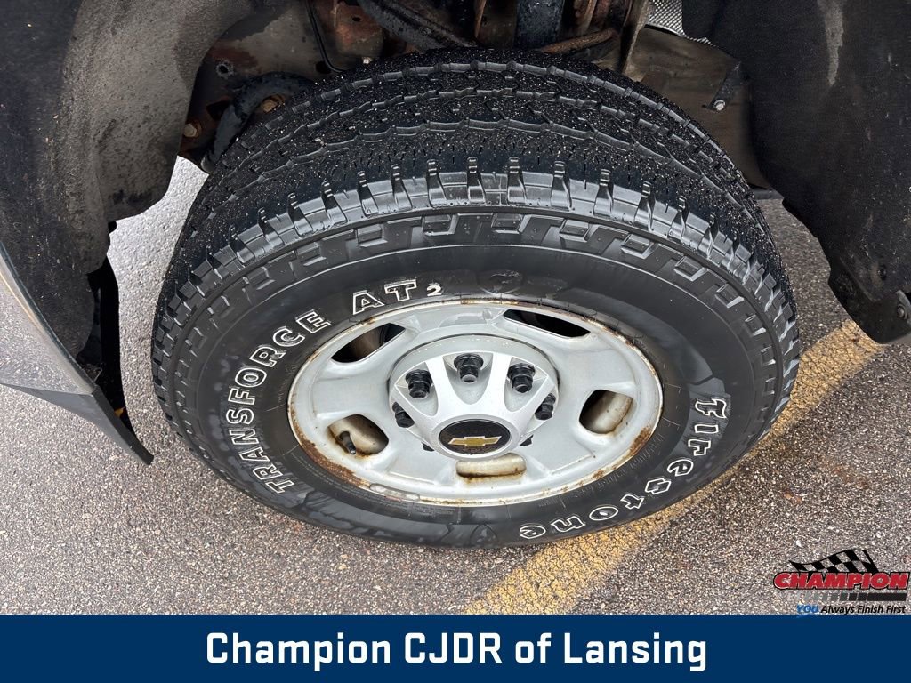 Used 2015 Chevrolet Silverado 2500 W/T w/ Snow Plow Prep Package image 2