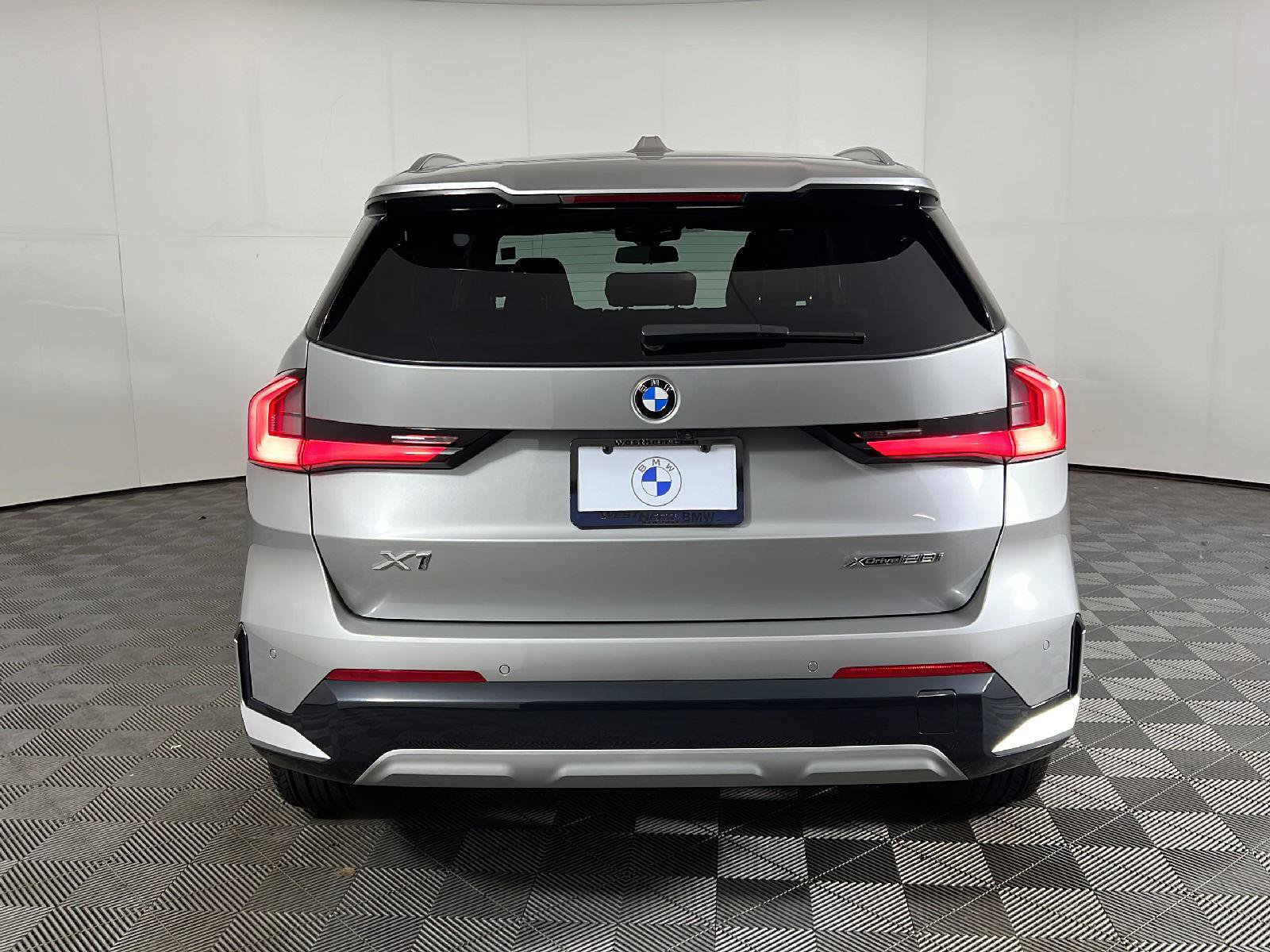 Used 2023 BMW X1 xDrive28i w/ Convenience Package AWD/4WD image 6