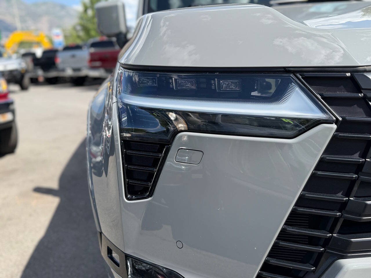 Used 2024 Lexus GX 550 w/ Cold Area Package AWD/4WD image 93