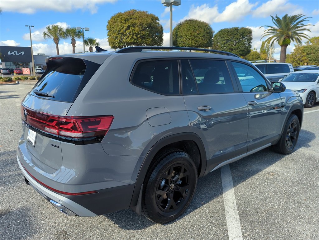 New 2026 Volkswagen Atlas Peak Edition image 6