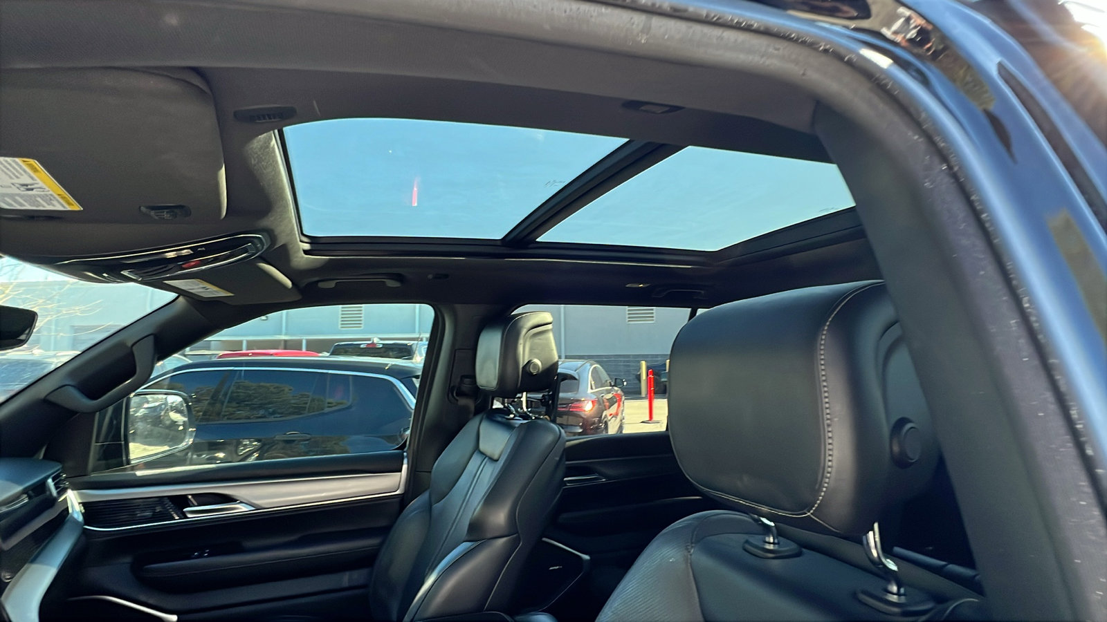 Used 2023 Jeep Wagoneer Series II image 18