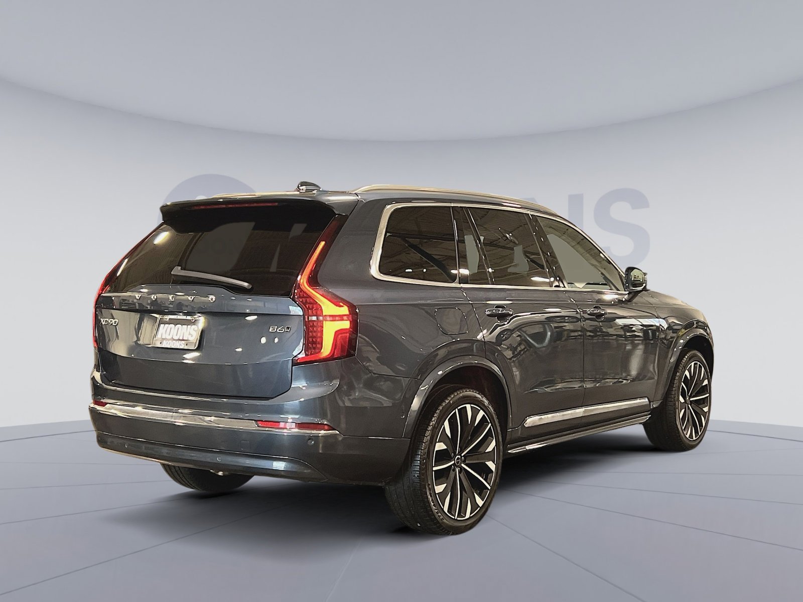 Used 2025 Volvo XC90 B6 Plus image 7