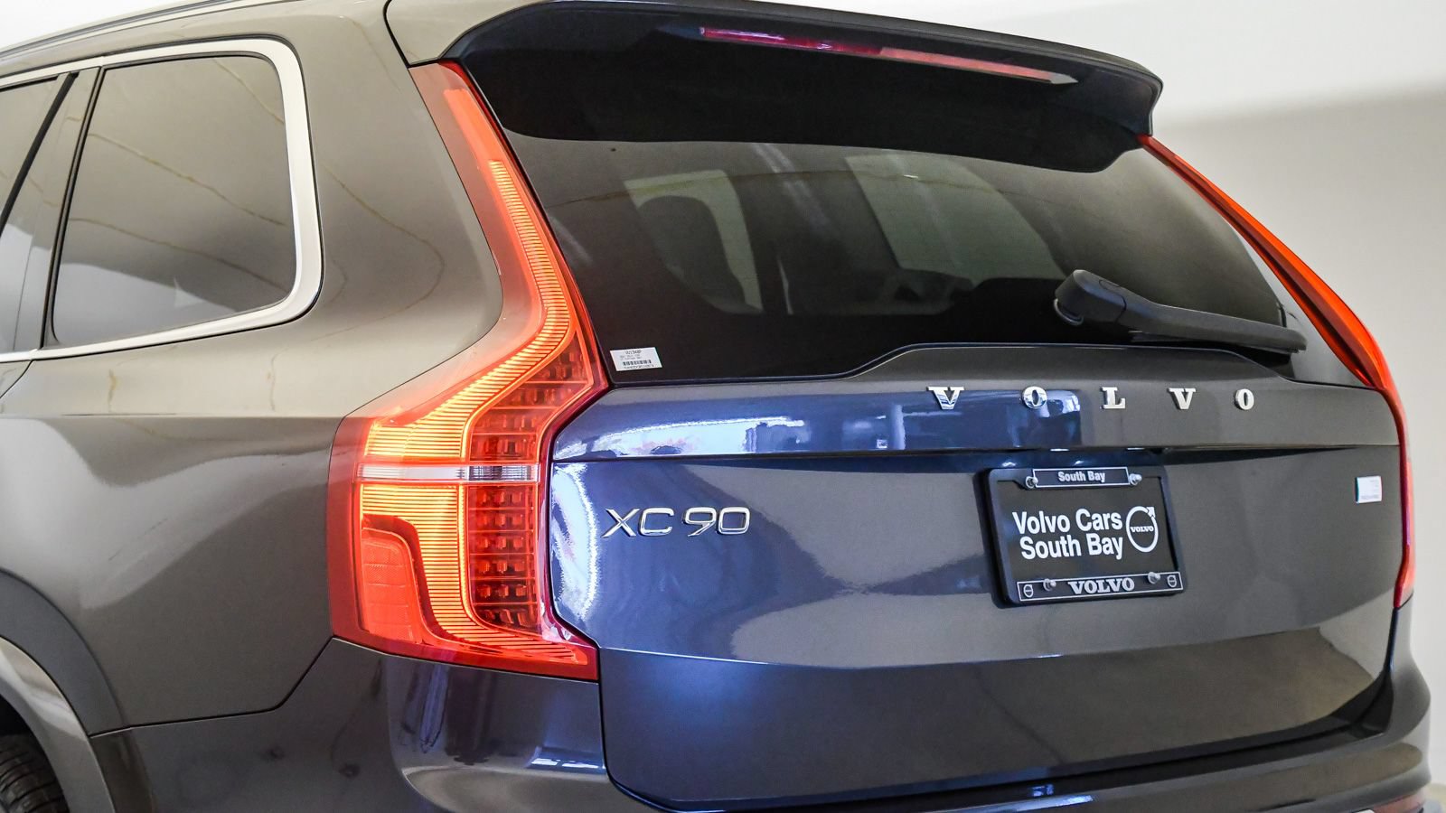 Certified 2024 Volvo XC90 T8 Core AWD/4WD image 12