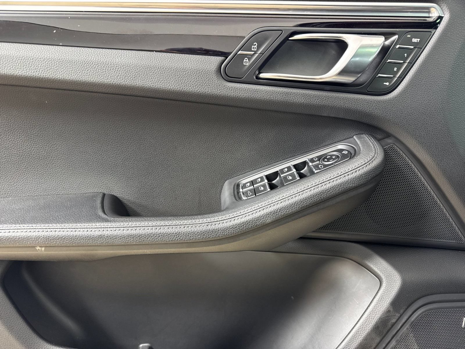 Certified 2025 Porsche Macan w/ Premium Package Plus AWD/4WD image 12