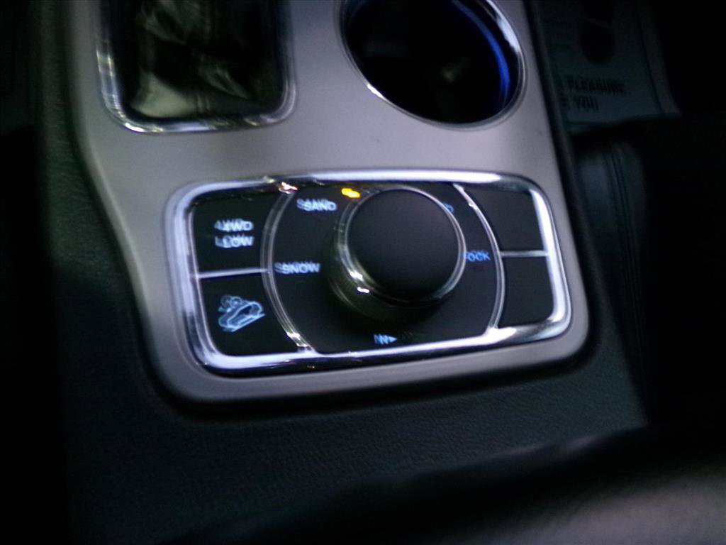 Used 2020 Jeep Grand Cherokee Altitude image 30