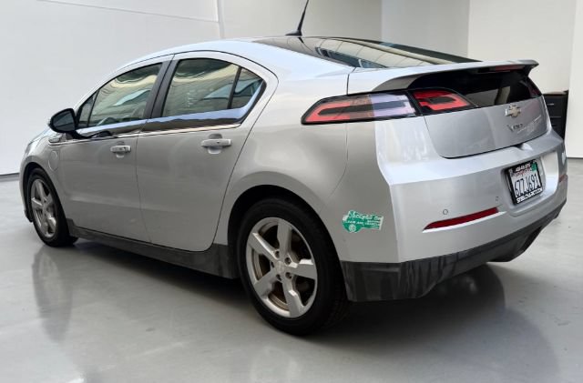 Used 2013 Chevrolet Volt Premium w/ Premium Trim Package FWD image 4