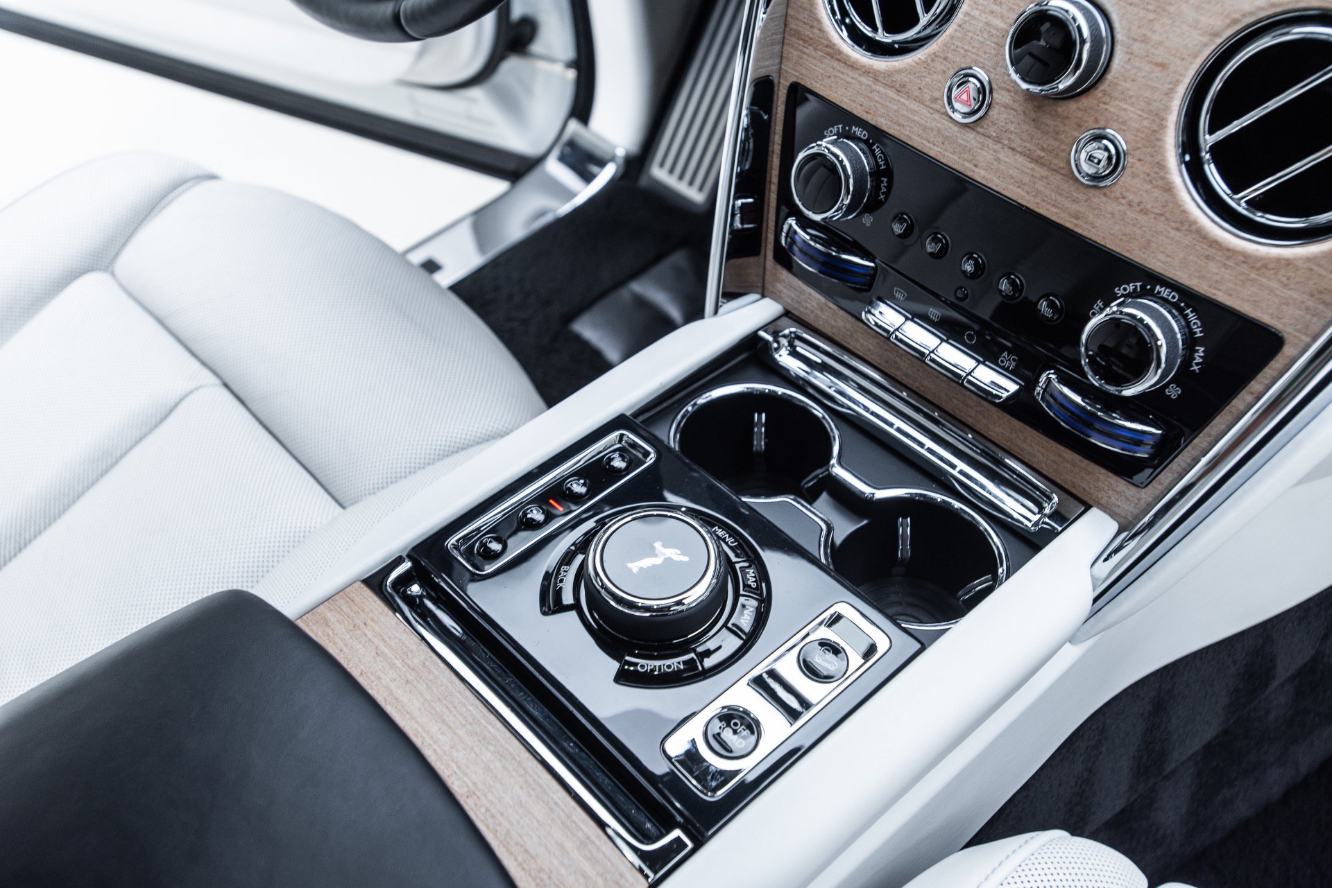Used 2019 Rolls-Royce Cullinan AWD/4WD image 33